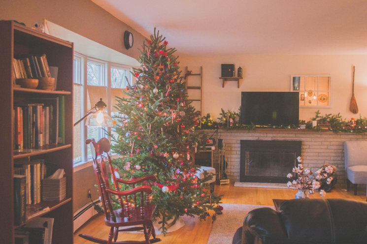 How to Get Your Home Ready for the Holidays with a Christmas Wreath and Pre-Lit Tree Clearance